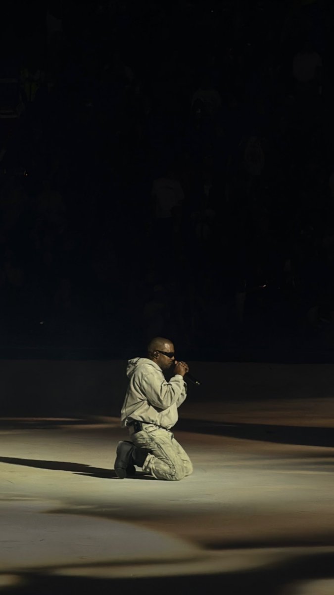 galaapinn's tweet photo. te amo kanye ayer me diste el mejor día de mi vida https://t.co/YSo0codxZf