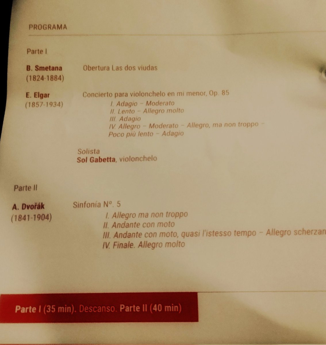 Hoy concierto de la sinfónica de Bamberg
La que dicen es la mejor orquesta del mundo de una ciudad pequeña 
Desde luego una buena orquesta con buen timbre y sonido aleman
Sol Gabetta , interpretando a Elgar me gustó mucho más que la vez anterior que la vi y escuché
Jan Hruska