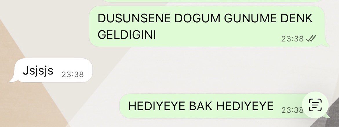 vuralisil's tweet photo. İki konser daha ekleneceğini duyunca tek bir dilek dilemiştim, o da 35.yaşımı Tarkan konserinde kutlamaktı. BEŞ DAKİKADA TÜKETMESEYDİNİZ DİLEĞİM GERÇEK OLACAKTI. BEN ŞİMDİ BU SİNİRLE BÜTÜN AVRUPA KONSERLERİNE GİTMEZ MİYİM… https://t.co/AerfxoR2S1