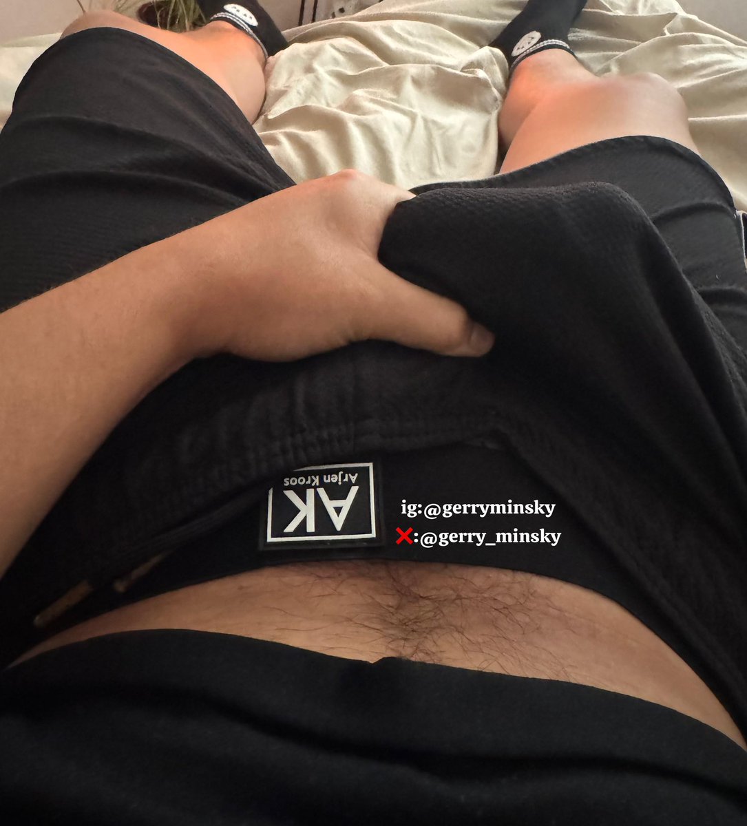 Gerry_Minsky's tweet photo. Chudai 🥵 
se me quiere salir del short
@divulgaboy https://t.co/IMUOdmhAex
