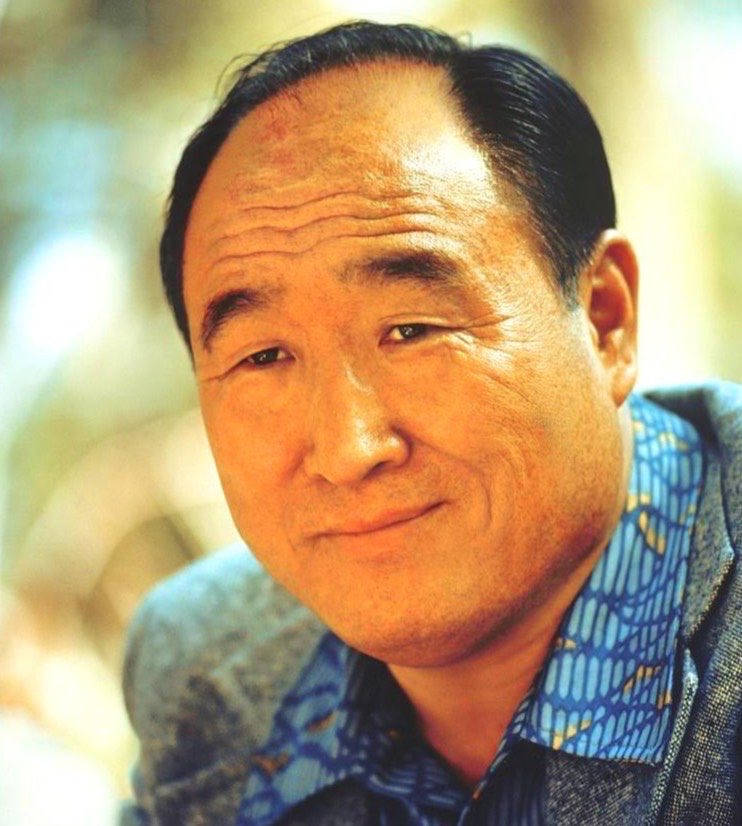 怒りや悲しみに震えているなら
あなたが人生の創造者であることに
気づいてほしい
不幸の原因が自分以外にあると考えているなら
常に私を犠牲者だと感じてしまうでしょう
そうではない
人生は与えられるものでも
奪うものでもなく
愛はあなたによって
創造されることに気づいてほしい
大切な私の子よ