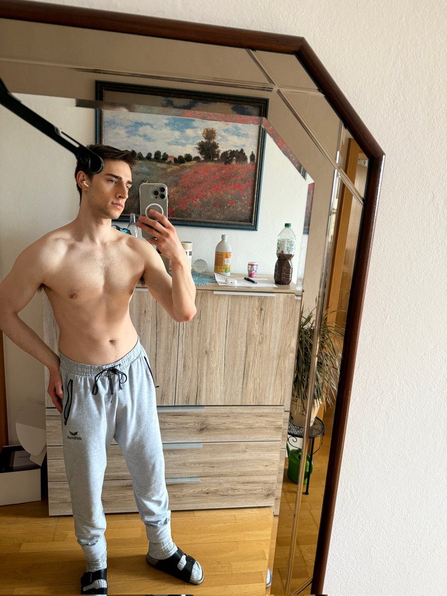 rawsideview's tweet image. Less ego, more effort.