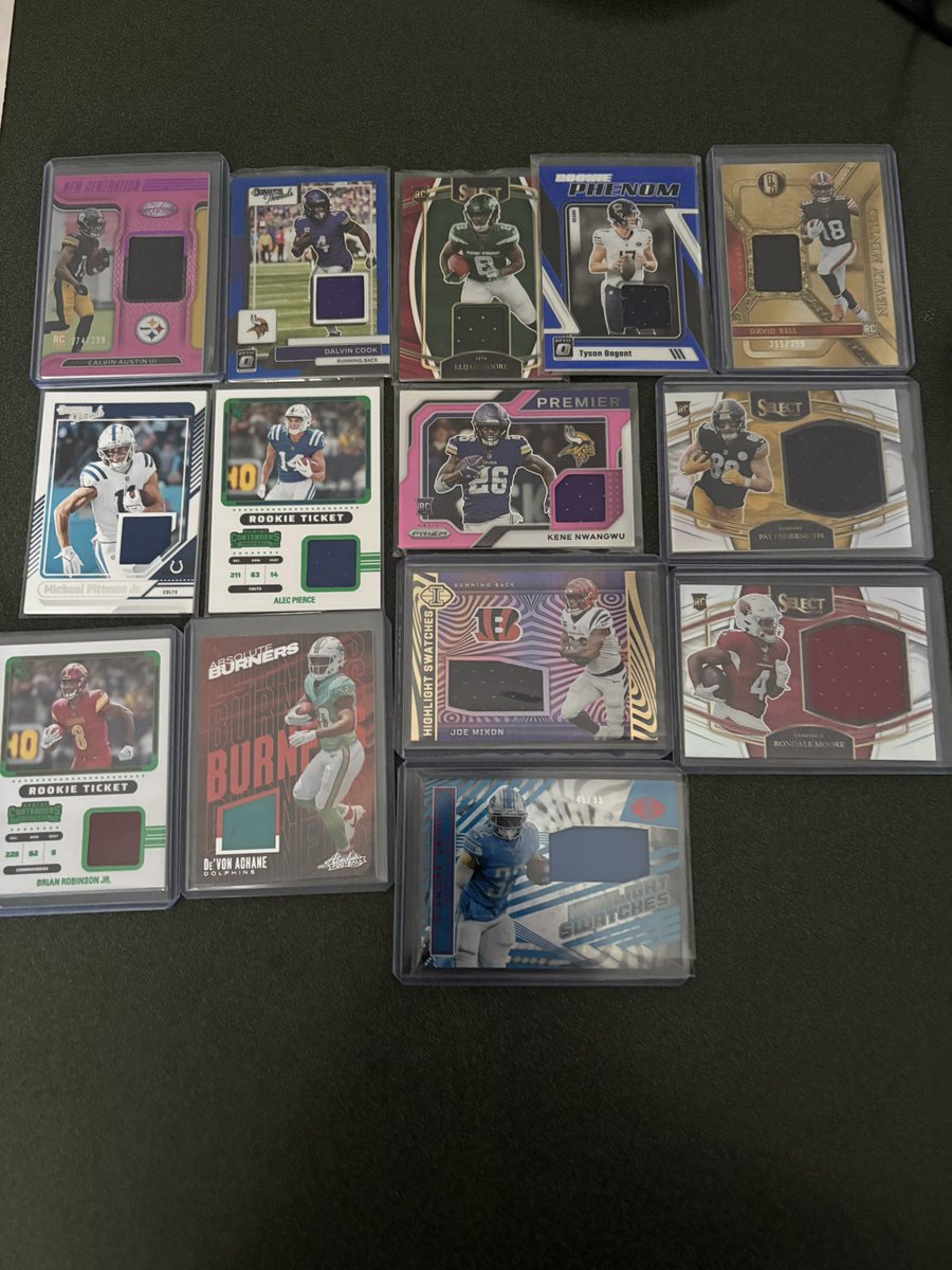 Stack sale . 
$3 each add $1.50 pwe up to 4 cards. 5 or more $5 bmwt. Retweets appreciated. <a href="/ILOVECOLLECTING/">I❤️COLLECTINGCARDS</a>