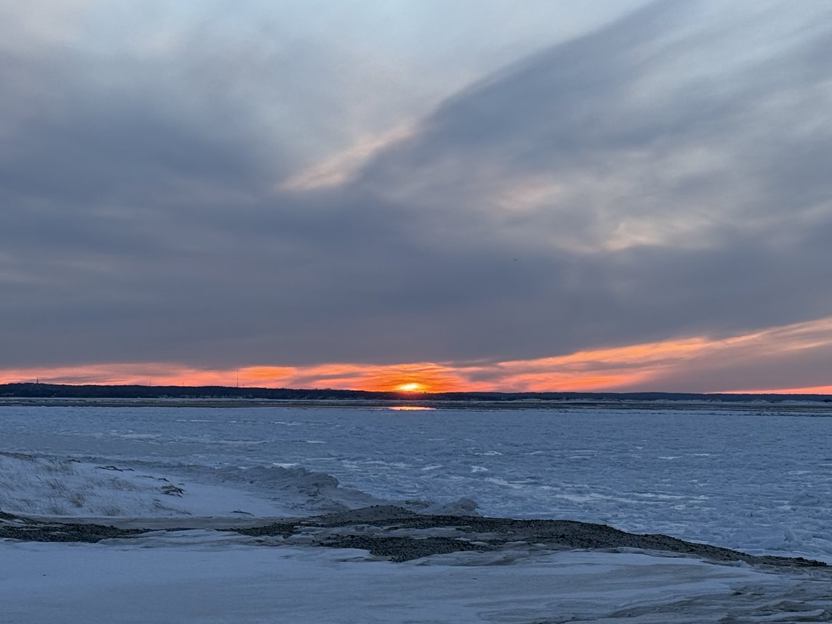 mmuhlfelder's tweet image. It’s a cold #calmocean on #capecodbay