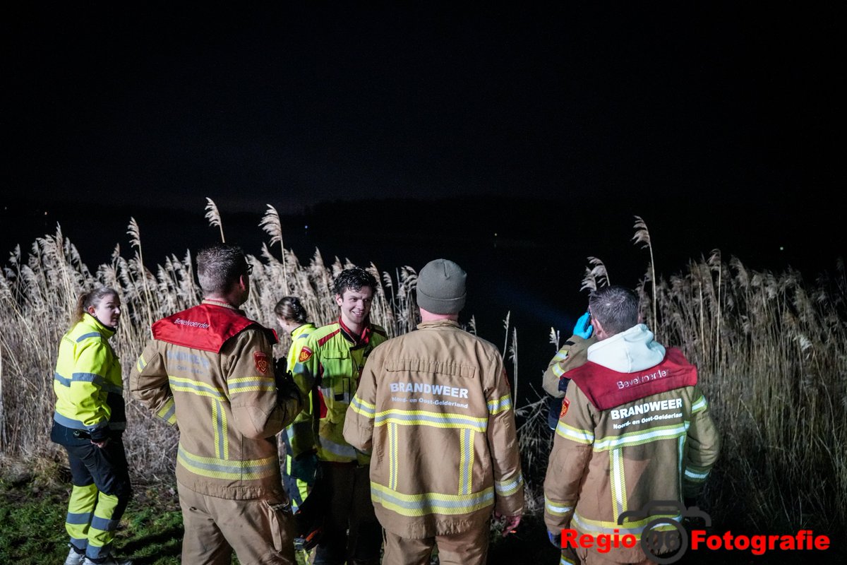 Brandweer redt gans uit recreatieplas in Bussloo