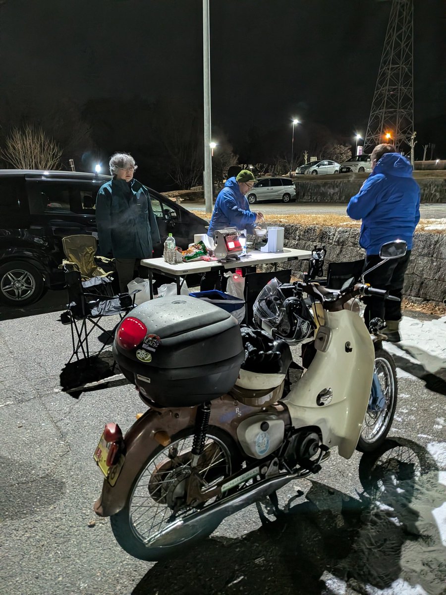 HIK01969JPN's tweet photo. 無事に塩尻のチェックポイントを通過して雪の白馬を走っています。
#鱒ツーリング
#KOFR
#スーパーカブC100 https://t.co/2AkFV0Y5uH