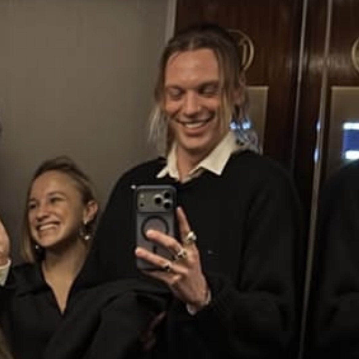 rosaline tweet media