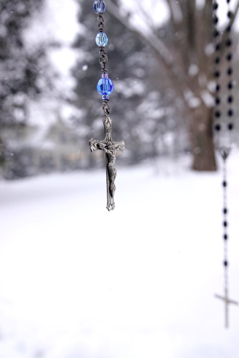 stmarknc's tweet image. Snow is still falling here in Huntersville. Light and airy. Tonight, there will be no Vigil Mass at St. Mark.

In moments like this, when the world slows and the noise fades, we are gently reminded that prayer does not require movement or words or even being anywhere in…