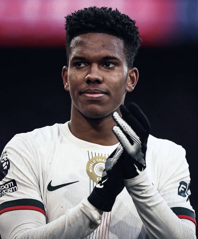 FUN FACT: Lamine Yamal has more assists (15) than Estevao has g/a this season (13)

yamal has 28 g/a tho