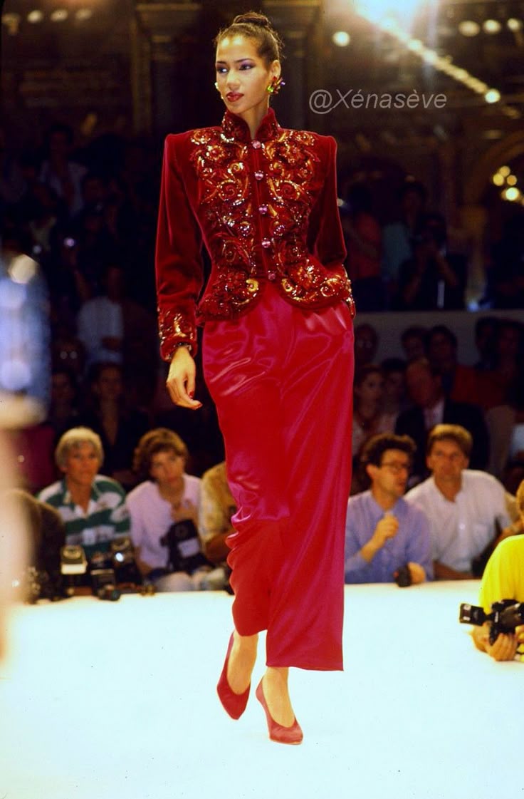 bbybadgal's tweet photo. « Les vêtements que je conçois, leurs formes et leurs couleurs, tout cela est né au pays de mon enfance, l'Algérie. C’est là que mon regard s’est formé. »
- Yves Saint Laurent by Yves Saint Laurent https://t.co/8omWPzWxp6