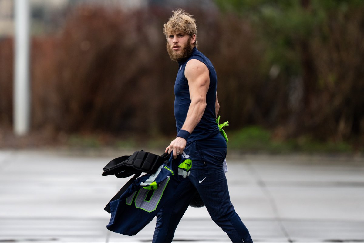 CooperKupp's tweet photo. Looking back. Thinking forward. https://t.co/iNzvUuXSxc
