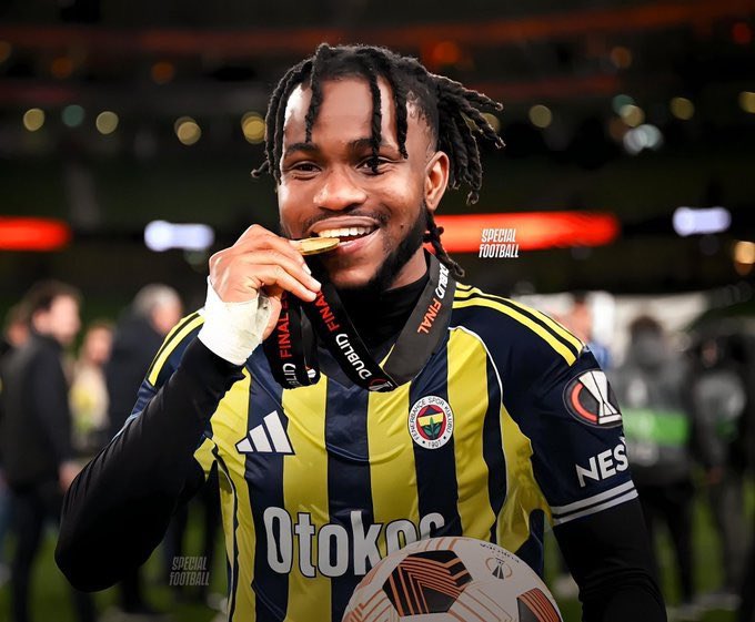 TÜM FENERBAHÇE TAYFAYA SESLENİYORUM, %1 İHTİMALİ KOVALIYORUZ HEP BİRLİKTE GÜNDEME SOKALIM HEMEN; 

#LookmanıGetirŞampiyonOl