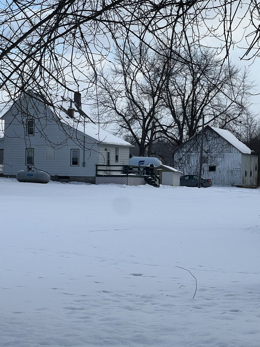 Anderson_N8's tweet photo. Make it make sense why mine was not filled. Just logistically that is fail in your part. Once it’s warm enough to where I no longer need heat, you can come get your tank off of my fuxking property. https://t.co/dNnvurEPzO
