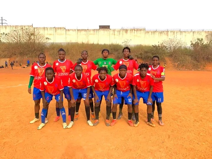 Louves_Minproff's tweet photo. Belle victoire en amical face à Dja sport au stade de la Prison de Kodengui.
#LouvesIsBack https://t.co/J2VM9ByA78