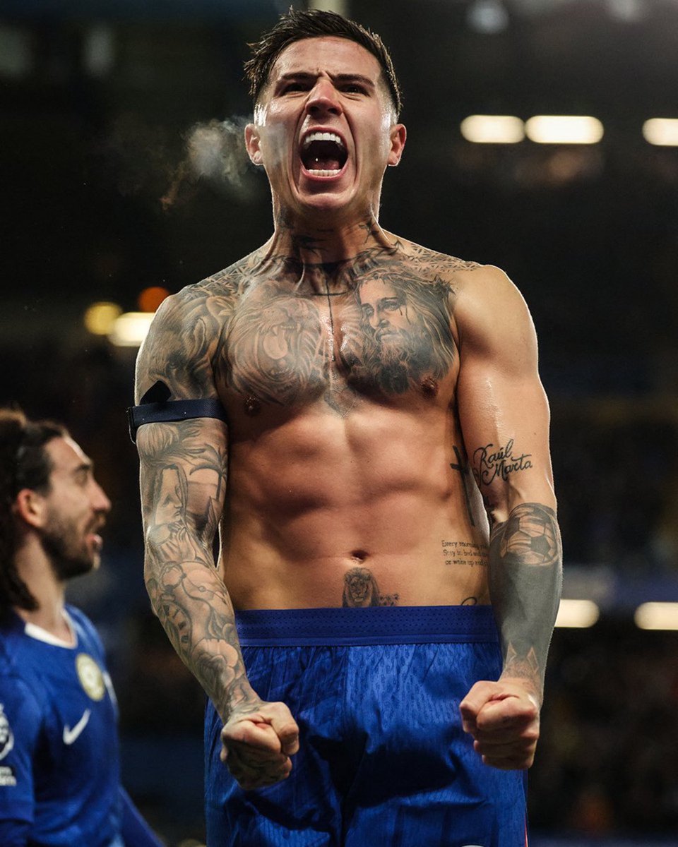 Unadulterated passion for the Chels! Enzo Fernandez, man!