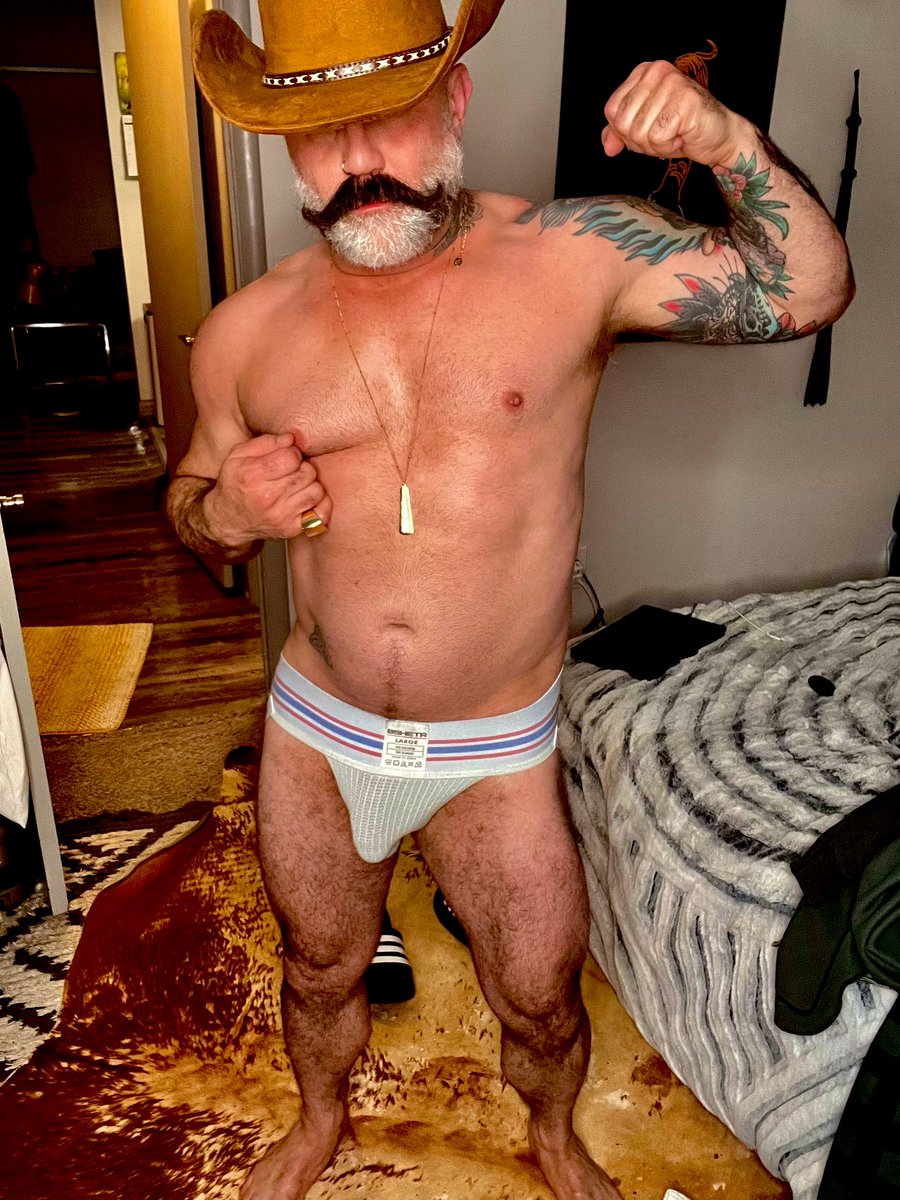 BENJIVANCEX's tweet photo. Been awhile boyz…did ya miss me? https://t.co/9CgVcC0u44