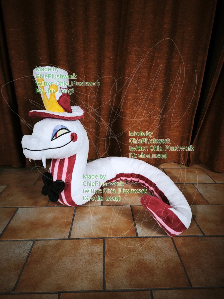 ChiePlushwork's tweet photo. Hells Greatest Dad! 
Now in 1m length 

He's so big, its amazing! There is a skeleton inside but due to its size it cant keep the poses well, i need stronger stuff for that.

He's looking for a Home too https://t.co/yxda6mPjDk