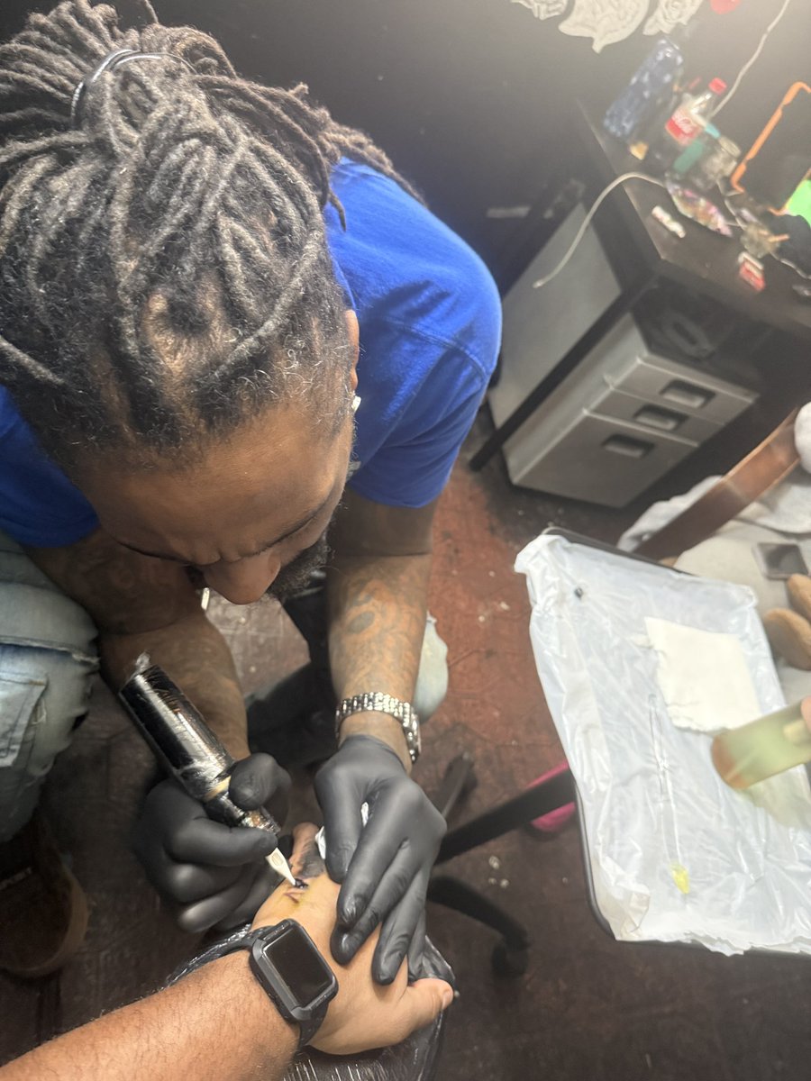 CoachBWestbrook's tweet photo. Daddy Daughter tattoo therapy!
God is greater than the highs and lows. Romans 8:38-39.
#daddydaughterday #daddydaughtertime❤️ https://t.co/GuI57kqr9Q