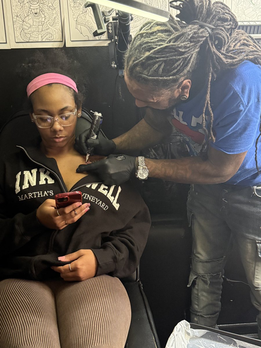 CoachBWestbrook's tweet photo. Daddy Daughter tattoo therapy!
God is greater than the highs and lows. Romans 8:38-39.
#daddydaughterday #daddydaughtertime❤️ https://t.co/GuI57kqr9Q