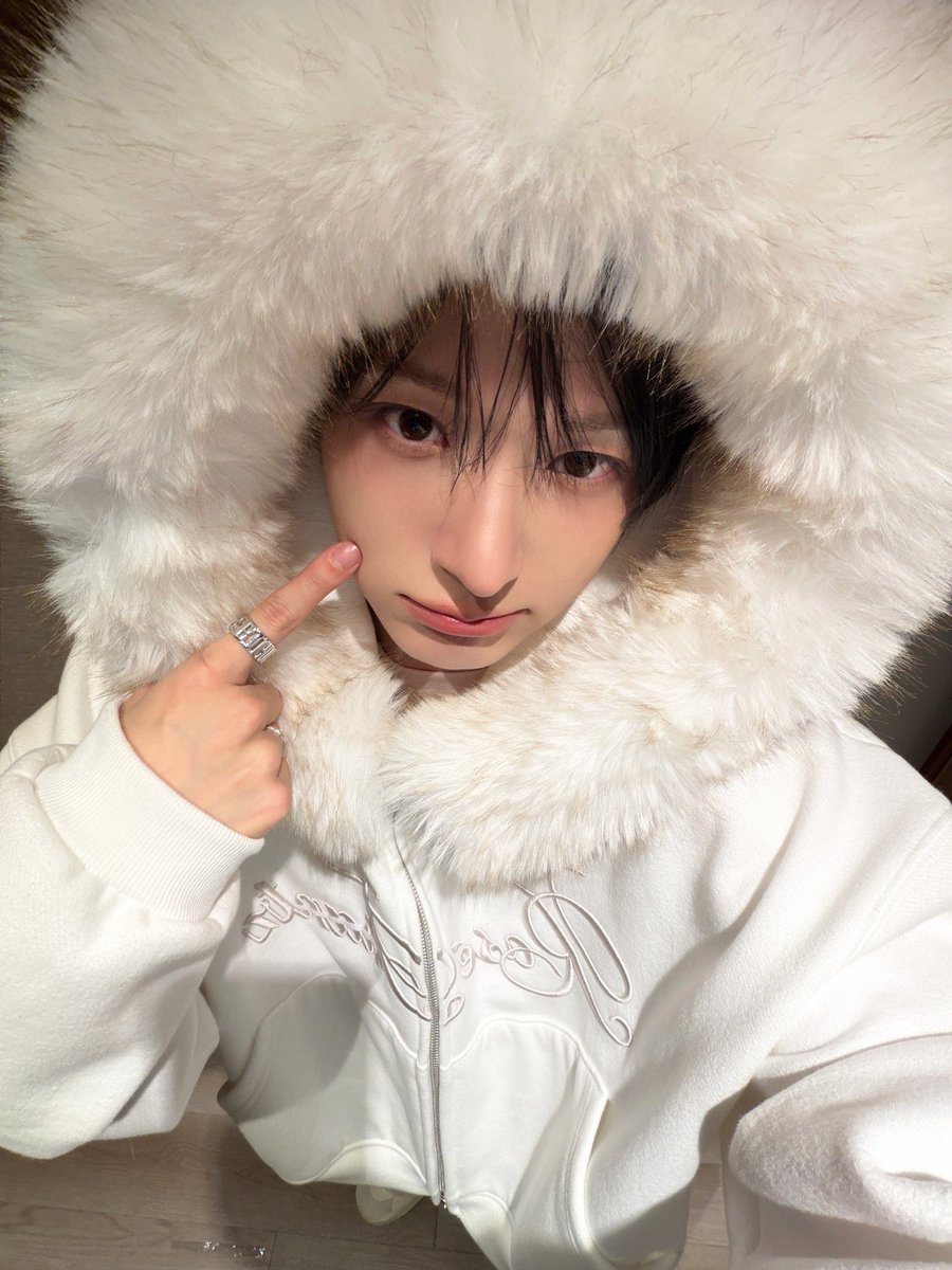 I0DONUT1022's tweet image. #rt + #follow 

사놓고 안어울릴거같아서 택배도안뜯고 쳐박아두고있어서 이벤트합니다 잘 입고다녀주실분만 ㅈㅂ