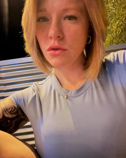 Single and lonely 😌