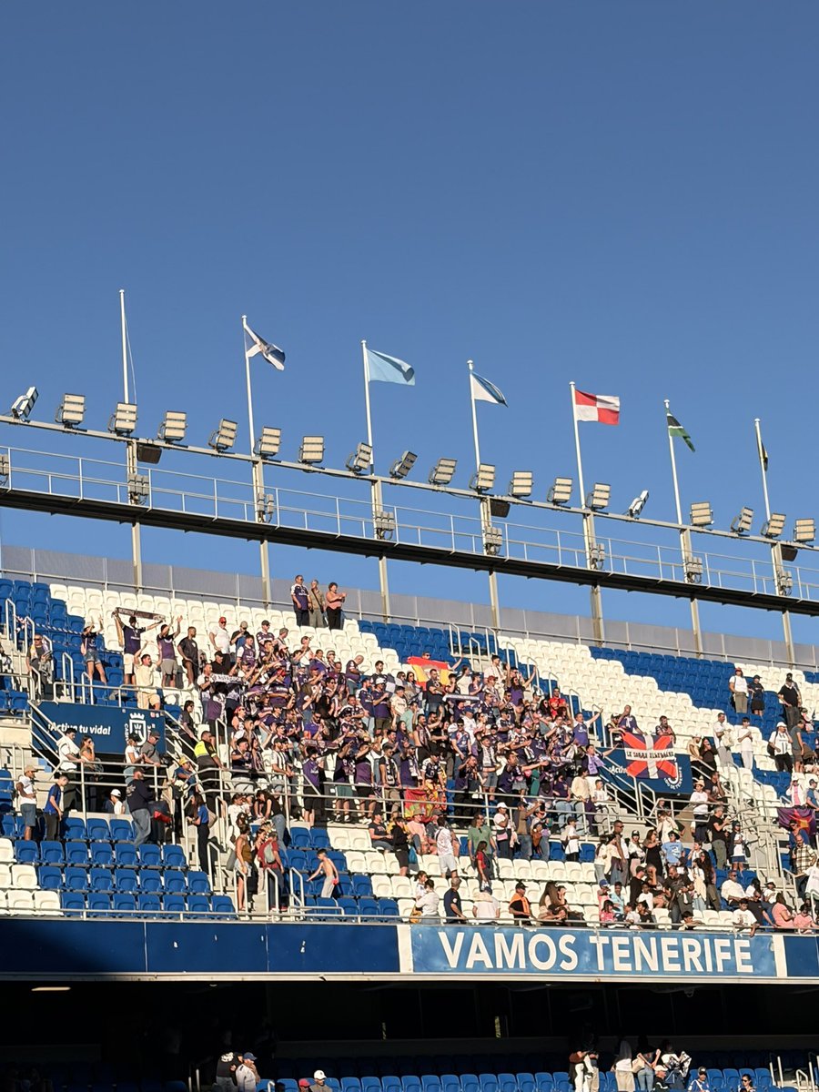 Hace unos meses conseguí movilizar a mis padres, a mis tías y a mi primo para viajar +2000km para verte.

Podré silbar, protestar, enfadarme, desilusionarme… Pero nunca, nunca, nunca me cansaré de ti, <a href="/deporguada/">C.D. Guadalajara 🟣⚪️</a>. 

Y nunca dejaré que nos tachen de lo que no somos.

💜🦍