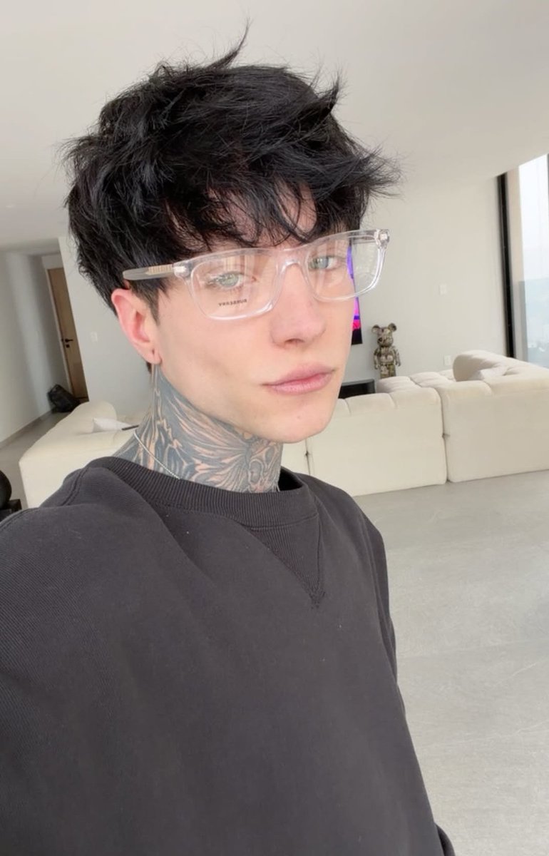 xCryBabys tweet media