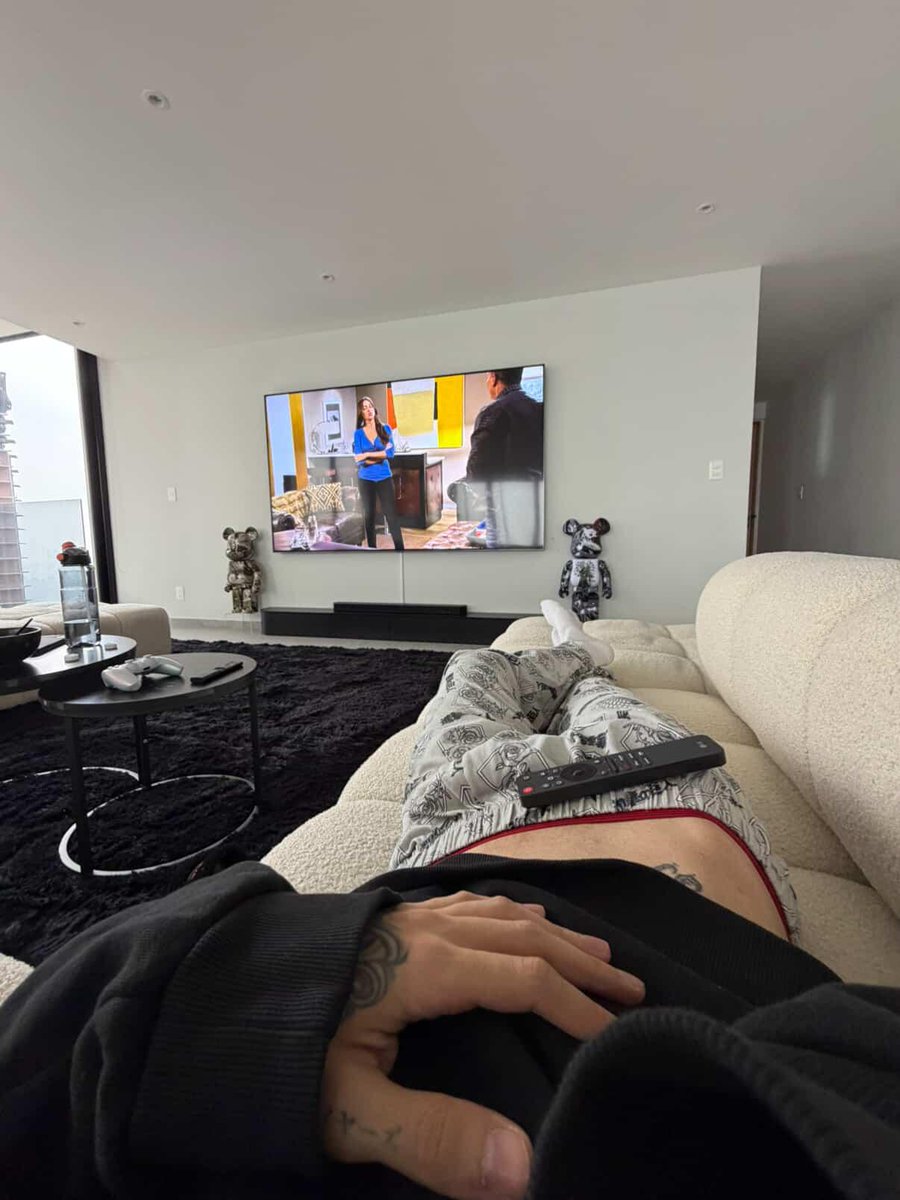 xCryBabys tweet media