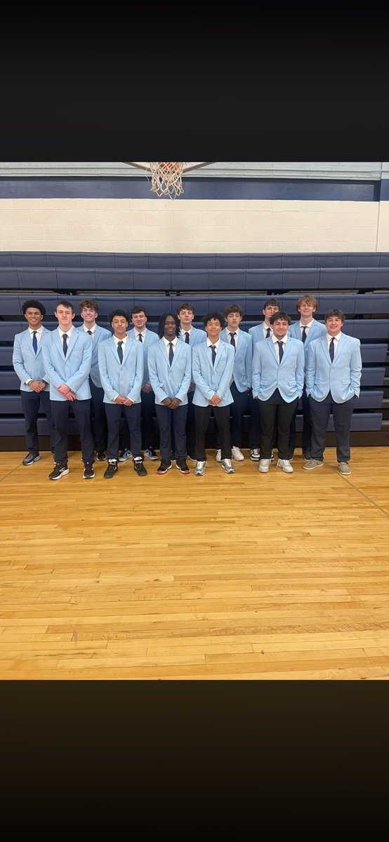 A bunch of losers in blue <a href="/TheNestBarStool/">WestsideBarstool</a> #poverty