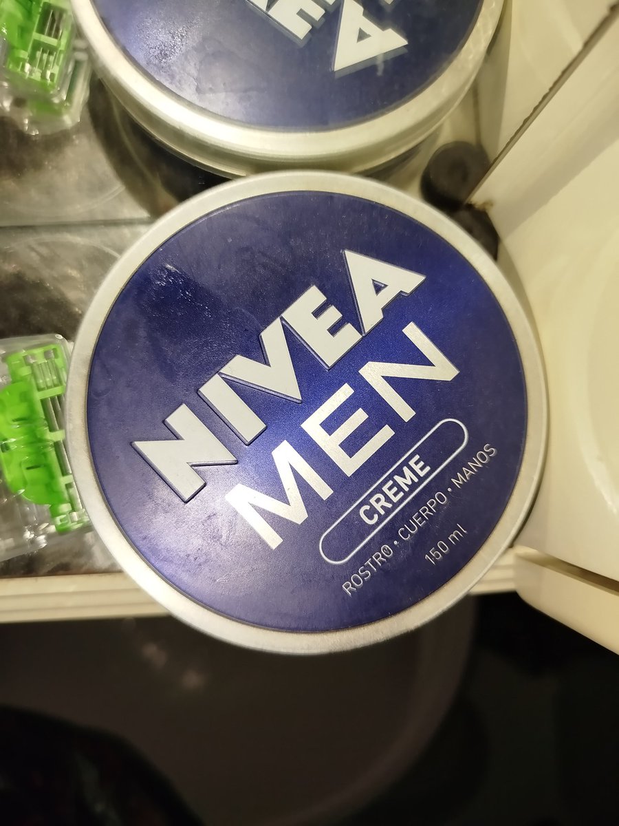 Lo que uso yo para la cara vs lo que usa mi papá para todo el cuerpo