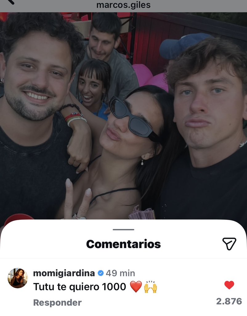 Alma14338's tweet image. JAJAJAJA la vieja todavía no sabe quien es titi y quien es tutu 😂#marcosgiles #santitalledo #momi