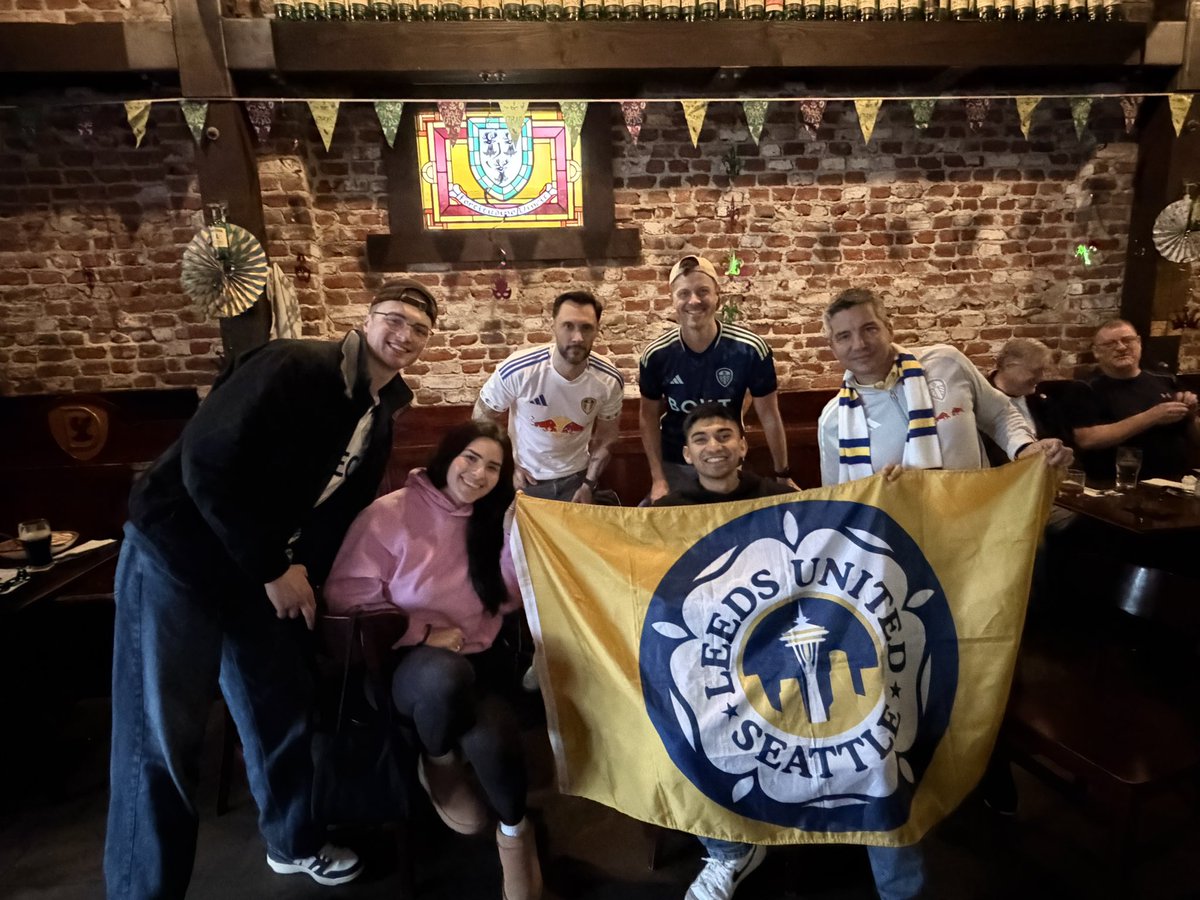 LUFCSeattle's tweet image. Not our day, not our result.

Arsenal showed why they’re top, but we keep backing the club- home, away, and from Seattle.

Thanks to @DoylesPub for their hospitality, and to this crew for making the trip to Tacoma!

On to Friday’s critical match at home against Forest.

#MOT