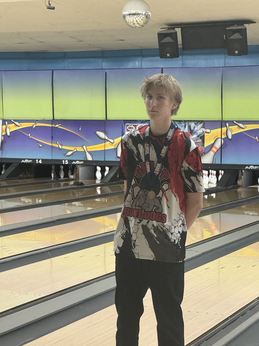 GrantBowldogs's tweet photo. Dylan Wastag had an amazing day on the lanes at the IHSA State Finals today. With a massive 1356, he moved up the leaderboard and made first team All-State with an 8th place finish. Way to go Dylan!!! https://t.co/RR4aQX3Wjq