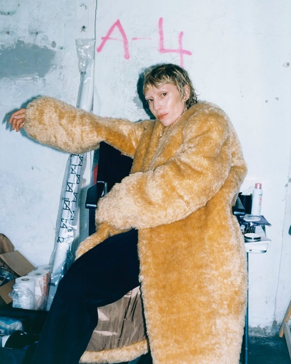 lykkelisource's tweet image. #LL6