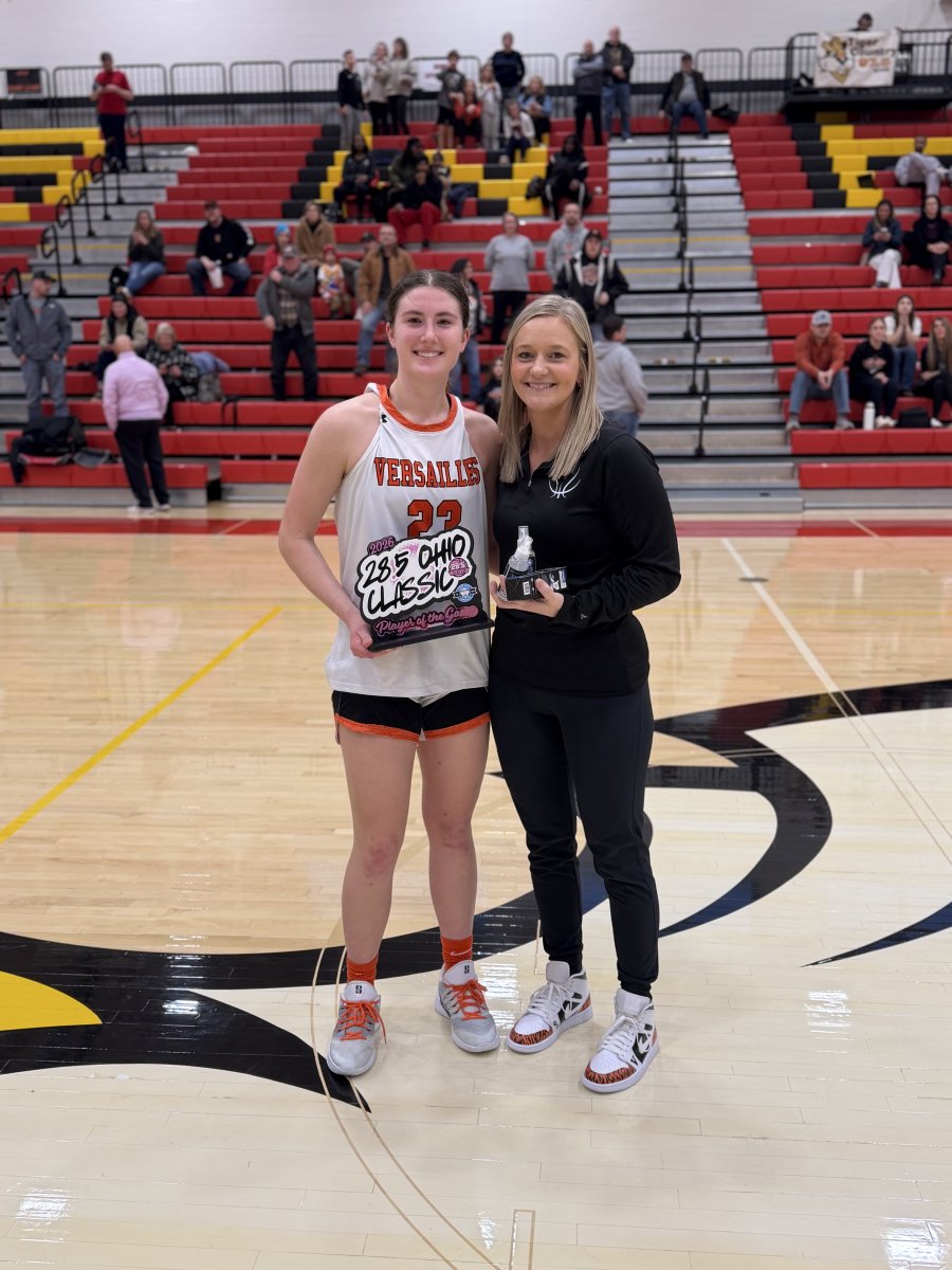ohioBKcoaches's tweet photo. Hoban wins it over Versailles in Game 4 of the 28.5 Ohio Classic presented by BSN Sports/Surge. Congrats to our Players of the Game.
Katey Litten (Versailles)
Amariya Davis (Hoban) https://t.co/iMiQgdLGmS