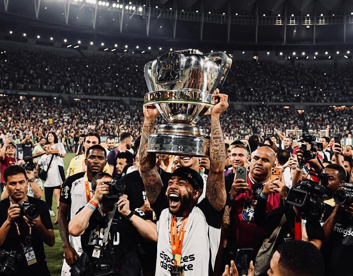 sccpnumeros's tweet photo. Corinthians quebra recorde e tem agora o maior número de visualizações já registrado por um clube brasileiro na história das redes sociais. 

— Durante o mês de dezembro, os vídeos publicados pelo clube foram vistos mais de 1,4 BILHÃO de vezes.