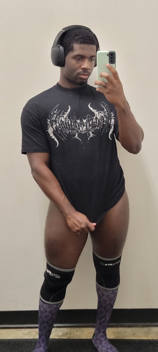 Attempt on taking more scandalous pictures