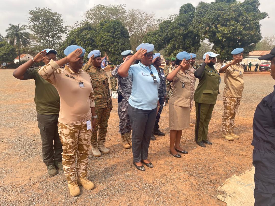 UNPOL_RCA's tweet photo. Le Réseau des femmes @UNPOL #MINUSCA, sous la direction du Chef @UNPOL P.I, a rendu hommage à la gendarme Félicia Colette Tenda, assassinée lors d'une attaque sur l'axe Bossangoa-Nana-Bakassa. La cérémonie, organisée à la #DG de la gendarmerie nat.🇨🇫, a été présidée par le DGGN🇨🇫 https://t.co/vzWRjQBBhN