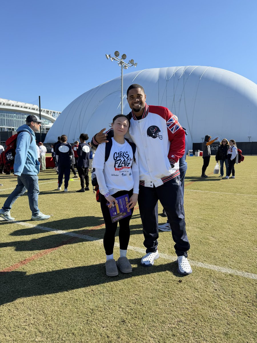 Hailey Lopez tweet media