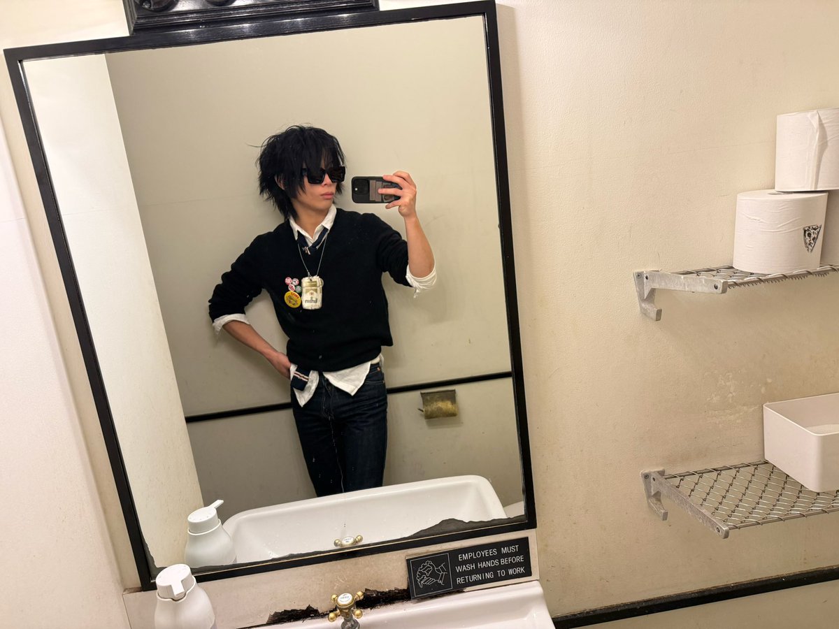 hustonmania's tweet photo. Business attire https://t.co/m7RUiQAFZR