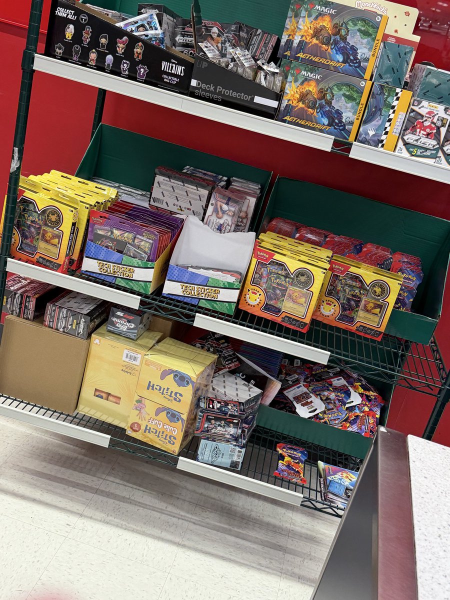 juanMATICC's tweet photo. @LA_PTCGRestock @pok_re92689 Target DB currently stocked at Customer Service. 2 per sku https://t.co/OdcLiQxuiA