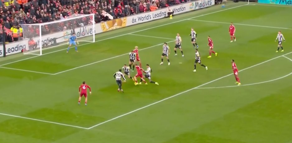kenNwaOK's tweet photo. How the fuck did he manage to make an assist from this?? https://t.co/HqTGlbE19m