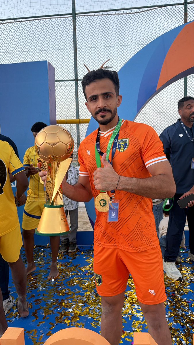 Meshal2217's tweet photo. الف مبروك لكل عشاق #التعاون💛🐺بطولة دوري الممتاز للكرة الشاطئية 🏆
شكرا لجميع زملائي اللاعبين والجهاز الفني والادراي وبإذن الله نواصل الان الافراح لسكري القصيم 🐺 💙💛
@AltaawounFC 
@AltaawounSports https://t.co/5lAS8osUpy