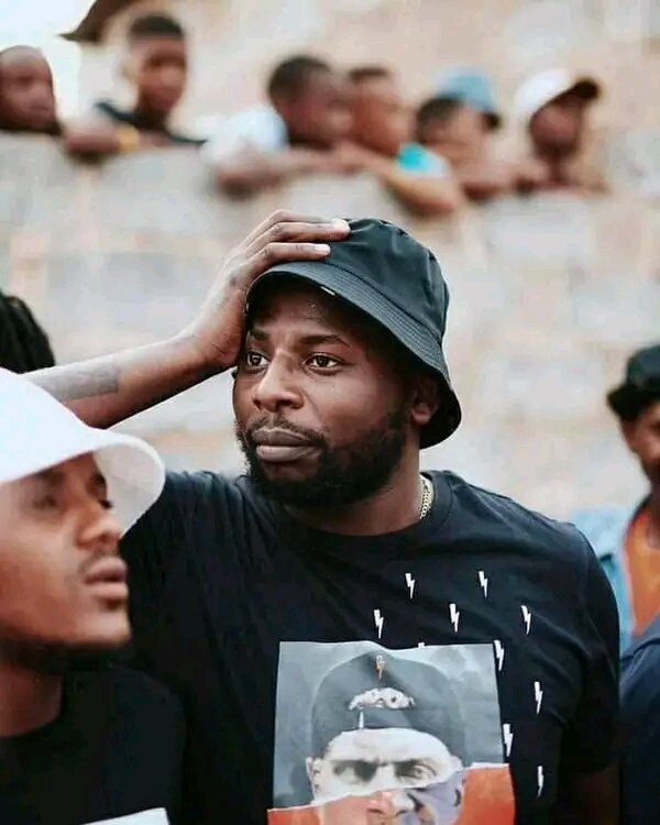 _Kannibisz's tweet photo. @ReleGlo E seng last night botoka? https://t.co/IumQWaM7P8