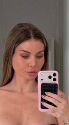 EmmaUnlu1's tweet photo. Sérieusement, je suis la seule à avoir vu la tête cassée de Jessica Thivenin ce matin sur Snap #Jessicathivenin https://t.co/yAVxK8SQEA