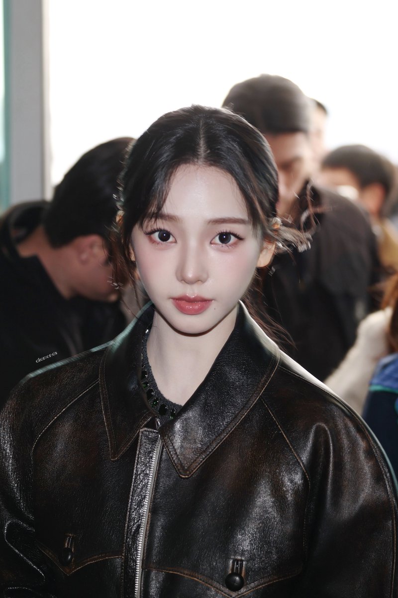 diamonds__411's tweet photo. 260130｜ICN🛫🖤🖤🖤🖤
 #aespa #aspa #에스파 #KARINA #카리나 https://t.co/XTg6ymH50s