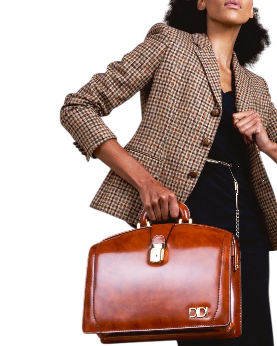 didicreations's tweet photo. Look like a Girl.
Act like a Lady.
Think like a Man.
Work like a BOSS.

Boss it up with our Boss Lady Briefcase Collection.

Available online and in store.

https://t.co/TiwQxz2Q4w 

#didicreations #leathergoods #bags #womenfashion  #styleinspo #briefcase #luxurybrand #britishbrand