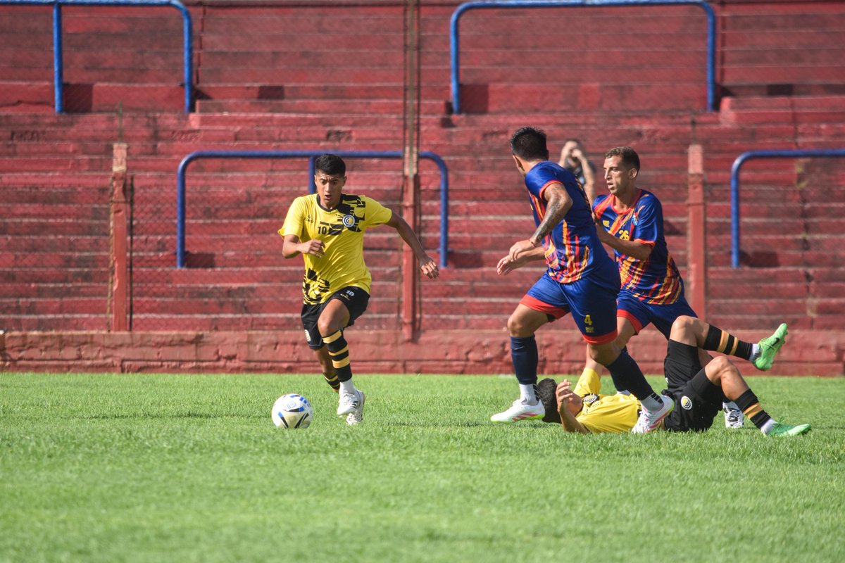 ⚽ Comu disputó un nuevo partido de preparación frente a Deportivo Español, en el Estadio Nueva España 🇪🇸

📸 <a href="/ivanflaminio/">Iván Flaminio</a> 

#TenemosClub 🌓