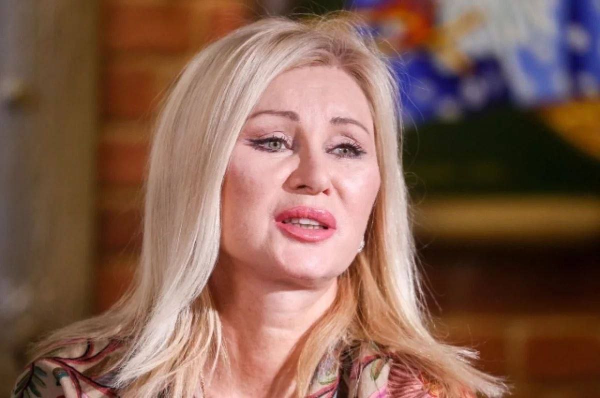 Вика Цыганова призывает обратить внимание всей страны на назначение Богомолова на пост ректора МХАТа:
«Если вся Россия встанет и скажет «Нет!», нас невозможно будет игнорировать.Это война не только за искусство, но и за формирование нового поколения. Если ничего не изменится,