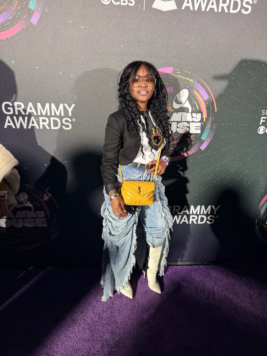 Sheri John💣 tweet media